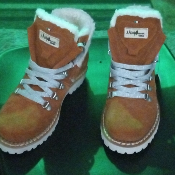 - Montelliana Boot - Picture 4 of 8